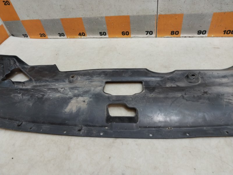 Кожух замка капота