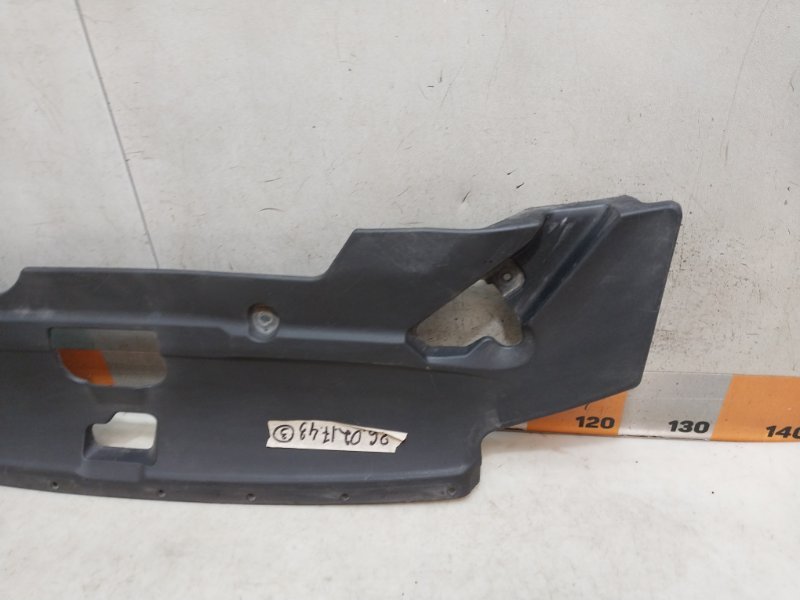 Кожух замка капота