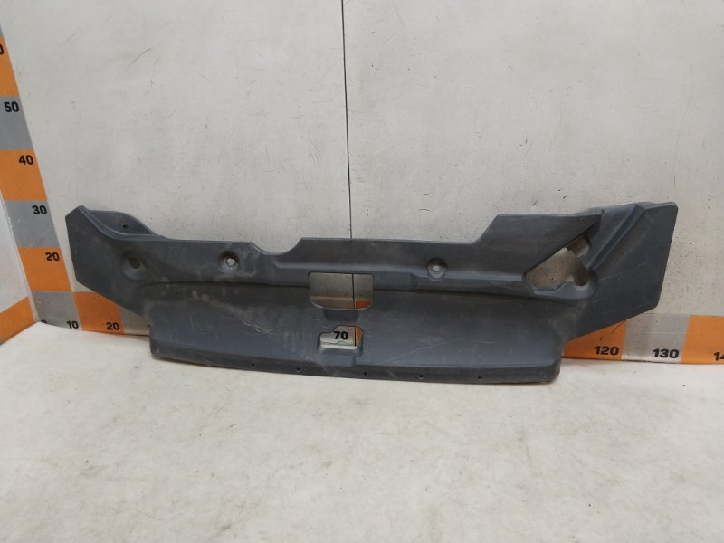 Кожух замка капота