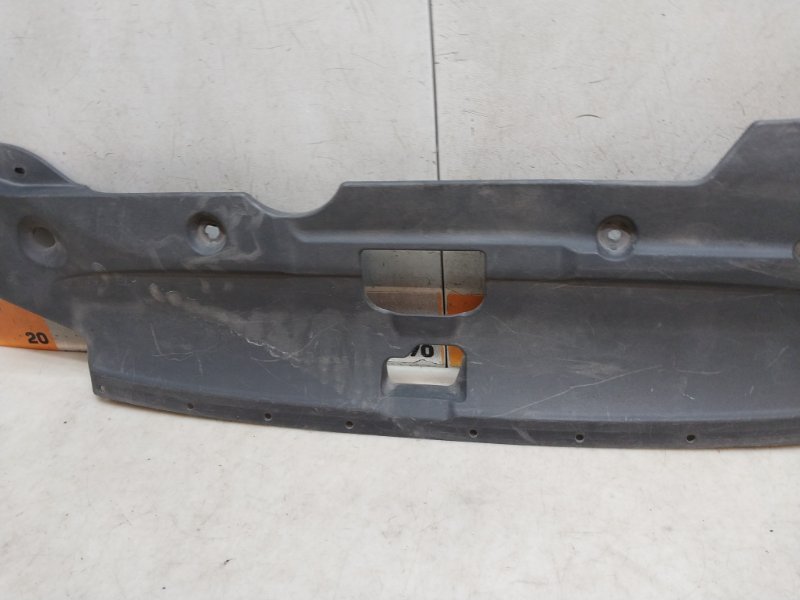 Кожух замка капота