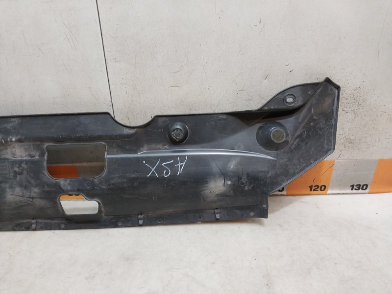 Кожух замка капота