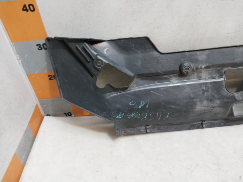 Кожух замка капота