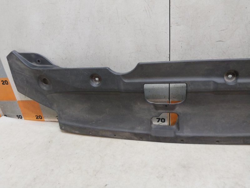 Кожух замка капота