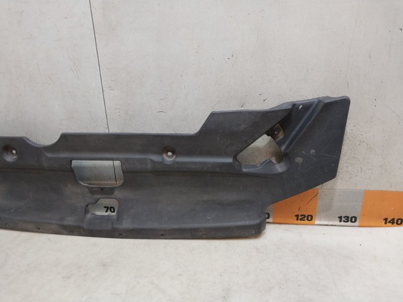 Кожух замка капота