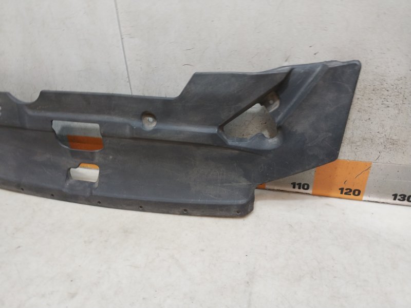 Кожух замка капота