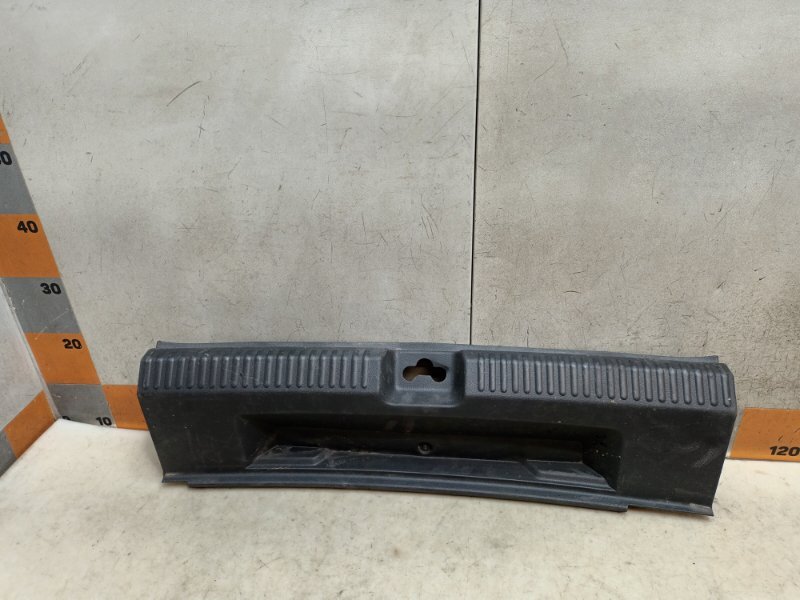 Обшивка багажника