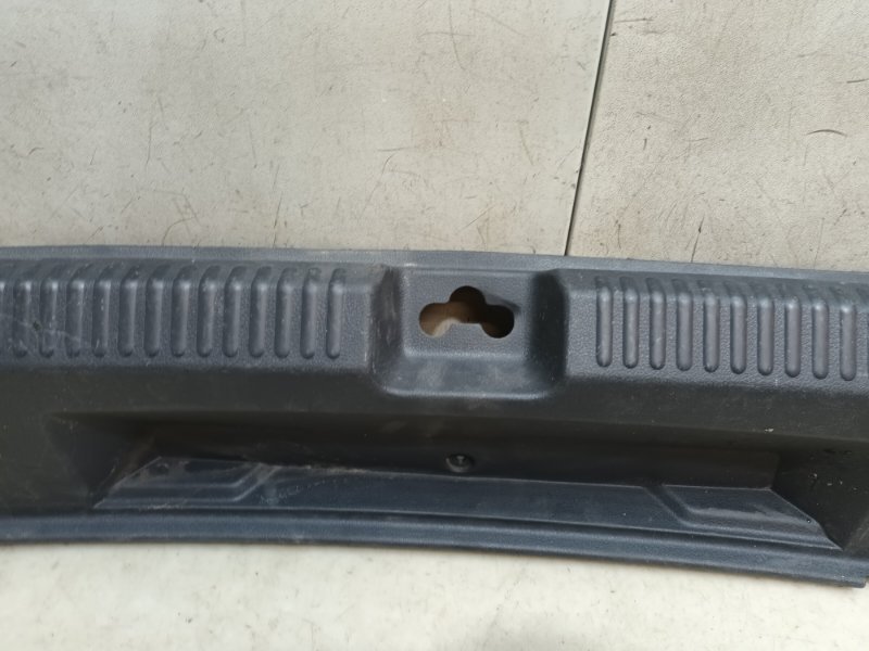 Обшивка багажника