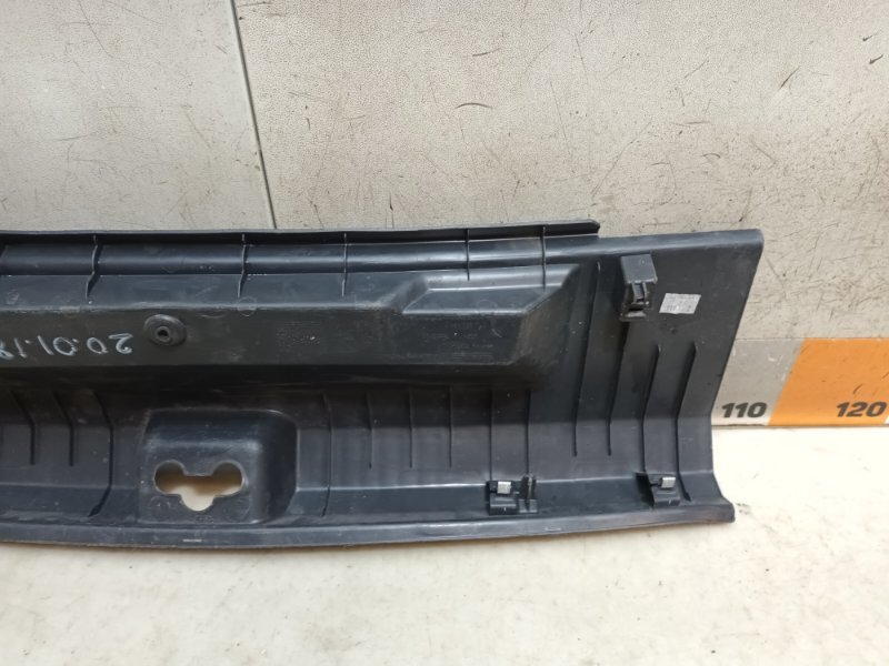 Обшивка багажника