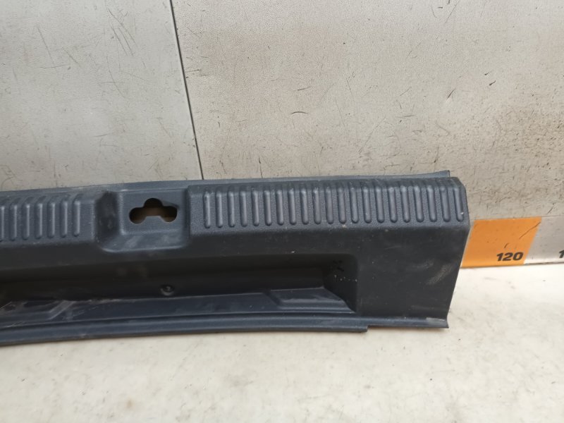 Обшивка багажника