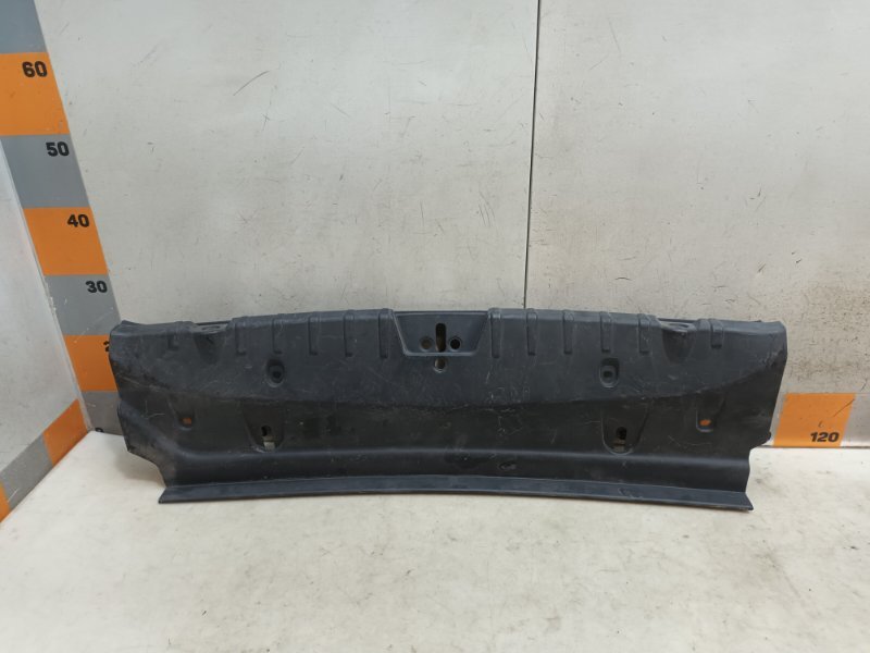 Обшивка багажника