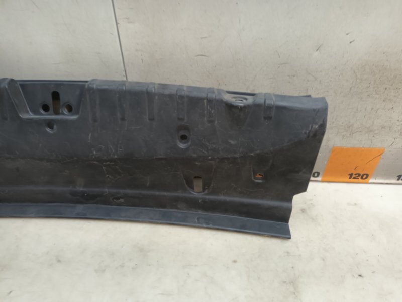 Обшивка багажника