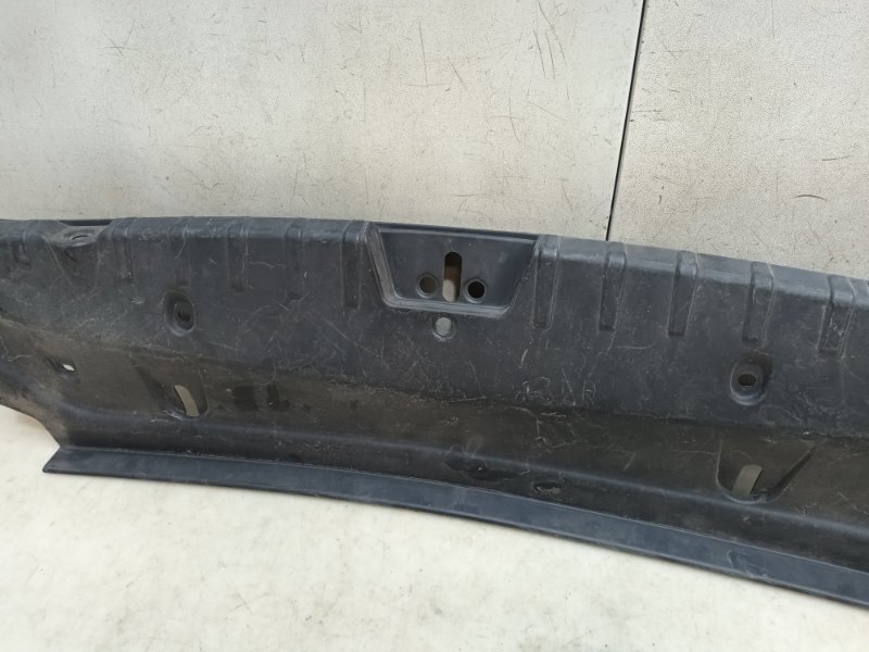 Обшивка багажника