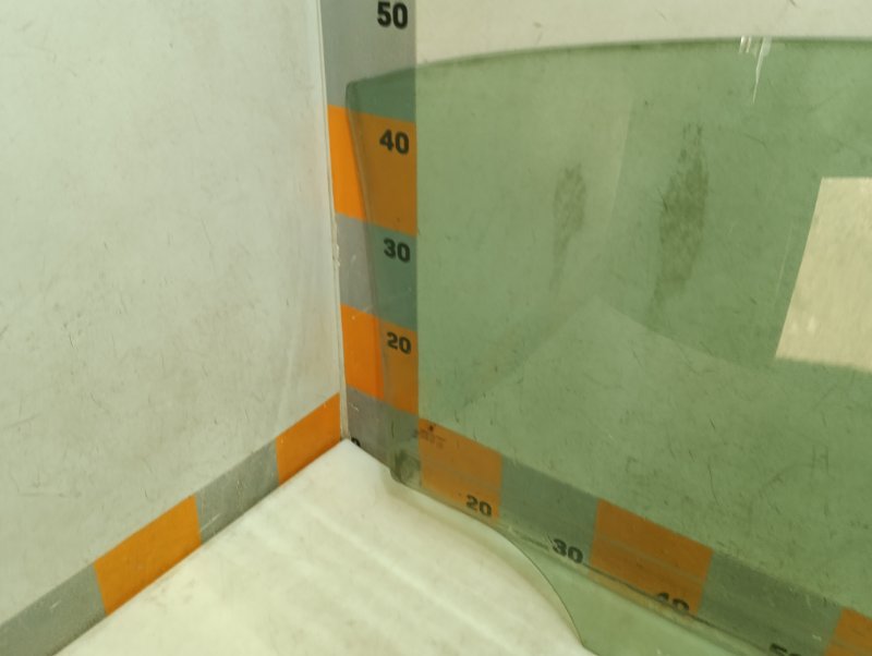 Стекло двери задней левой