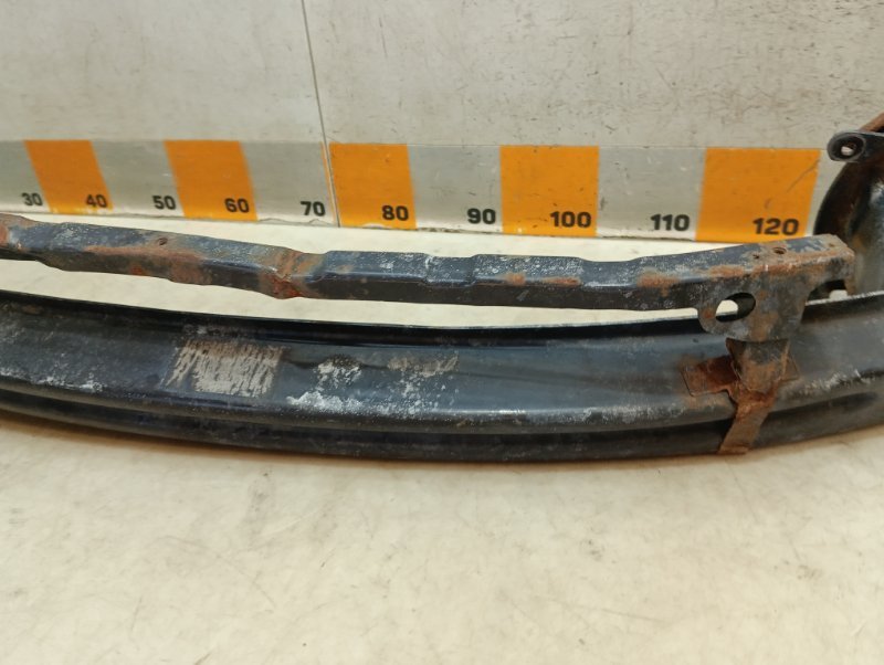 Усилитель переднего бампера