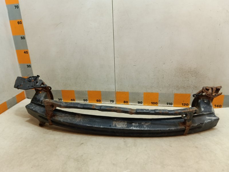 Усилитель переднего бампера