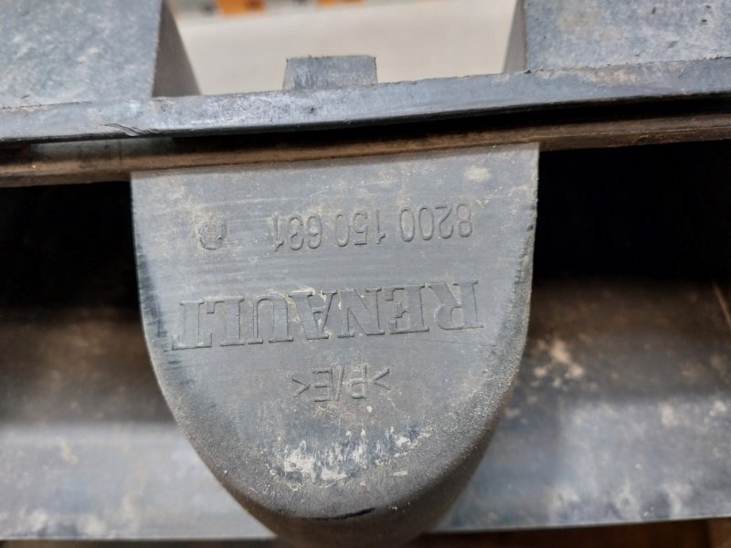 Усилитель заднего бампера