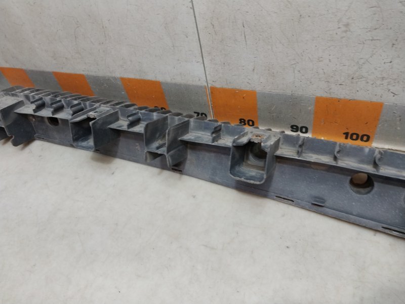 Усилитель заднего бампера