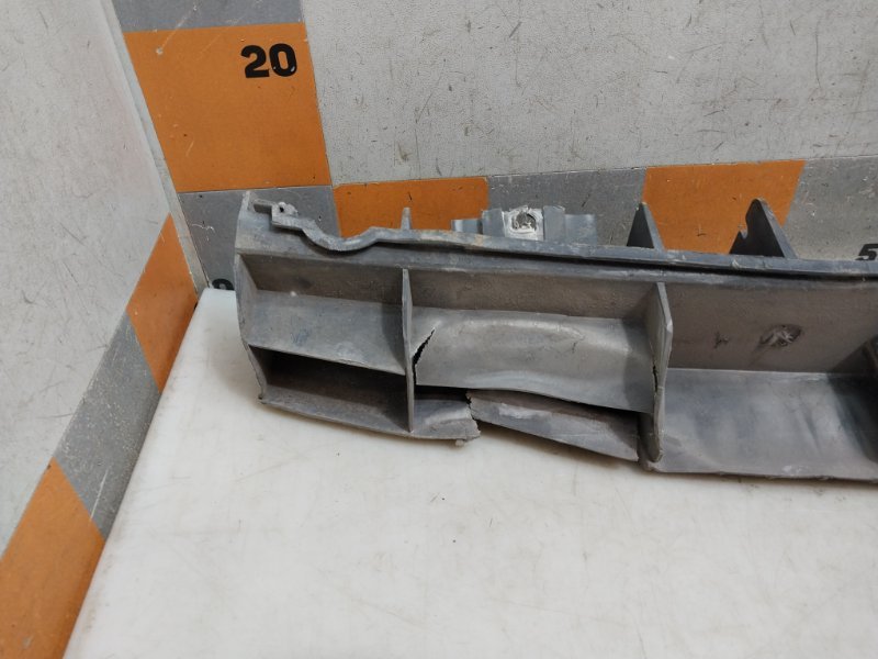 Усилитель заднего бампера