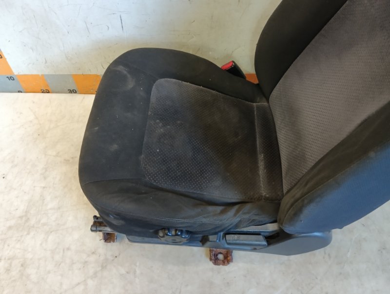 Сиденье переднее левое