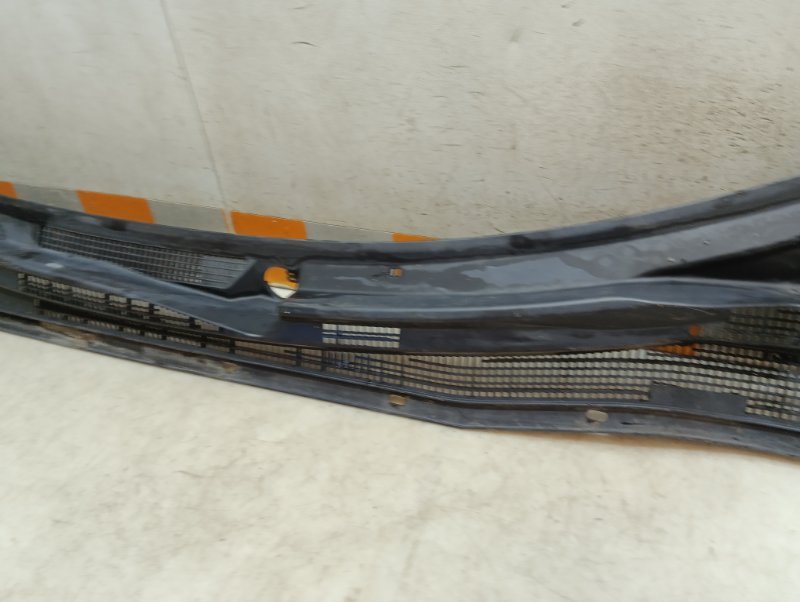 Решетка стеклоочистителей (Жабо)