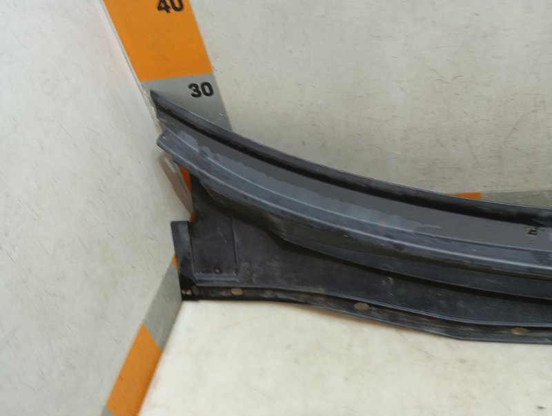 Решетка стеклоочистителей (Жабо)