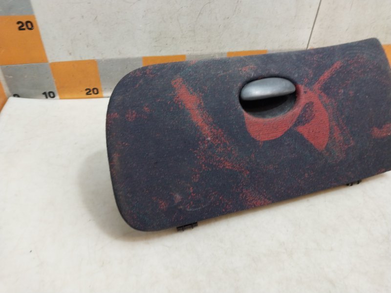 Крышка бардачка