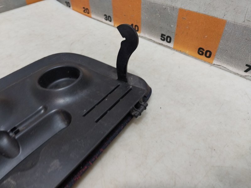 Крышка бардачка