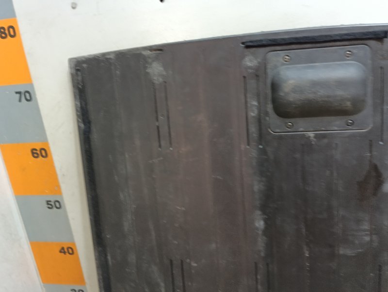 Пол багажника