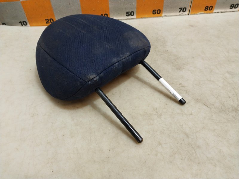 Подголовник сиденья