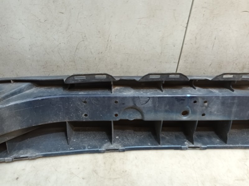 Усилитель переднего бампера