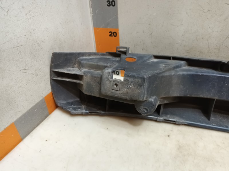 Усилитель переднего бампера