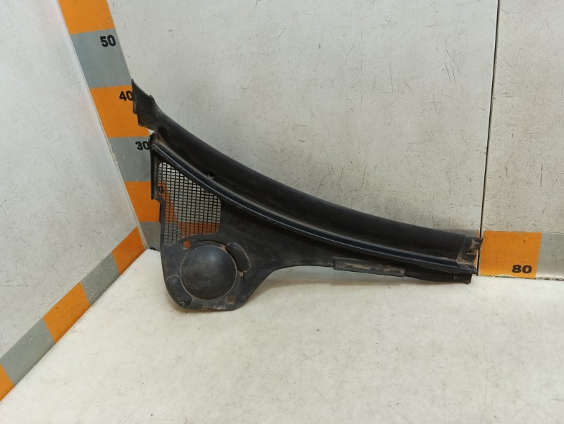 Планка под лобовое стекло