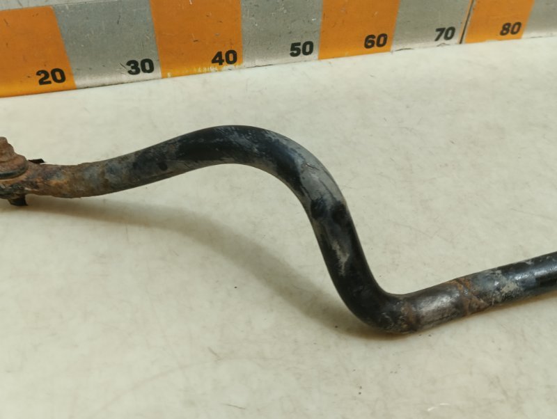 Стабилизатор передний