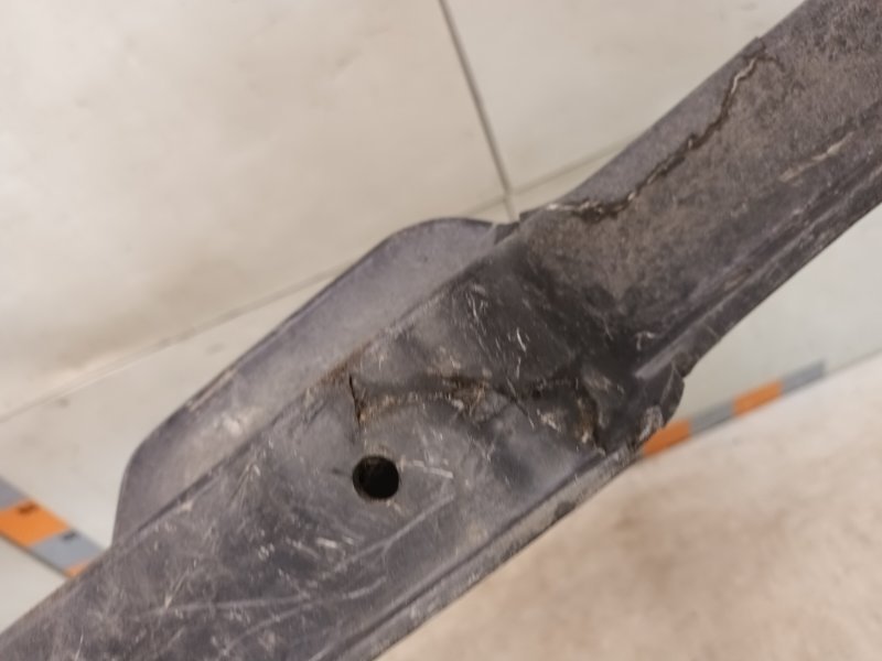 Усилитель заднего бампера