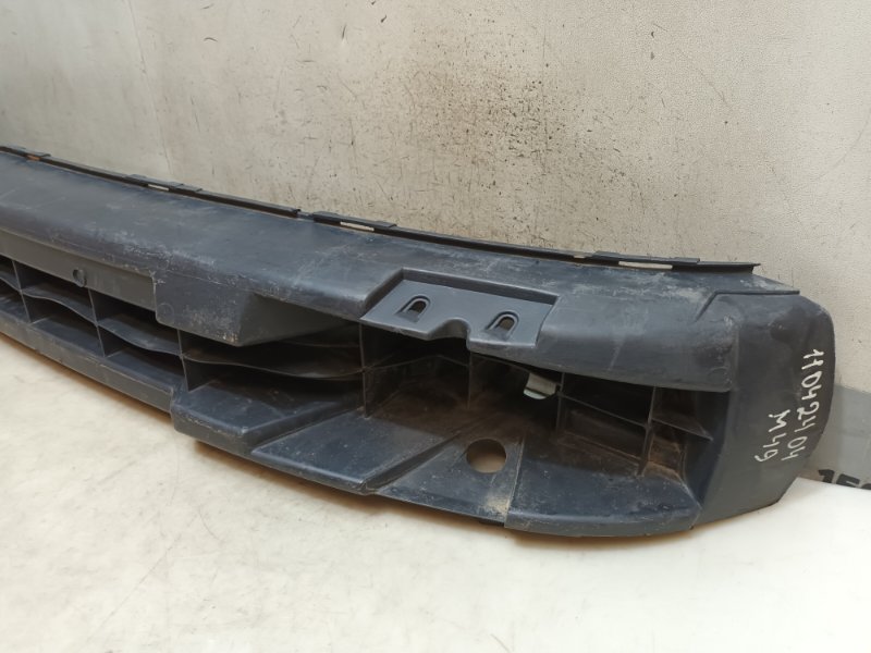 Усилитель переднего бампера