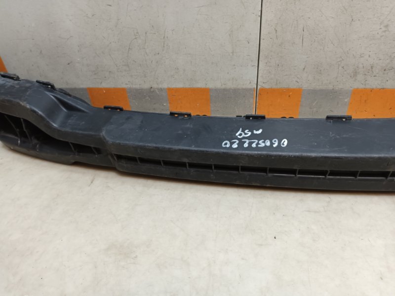 Усилитель переднего бампера