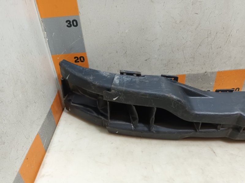 Усилитель переднего бампера