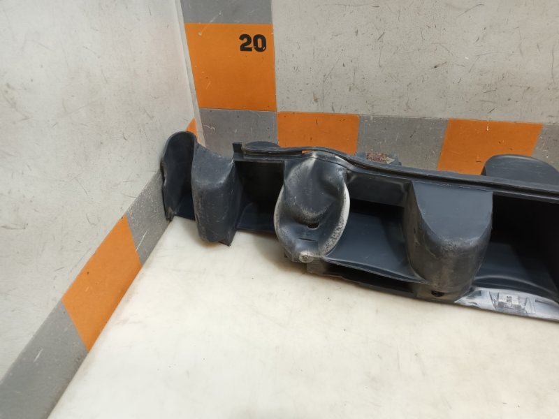 Усилитель заднего бампера