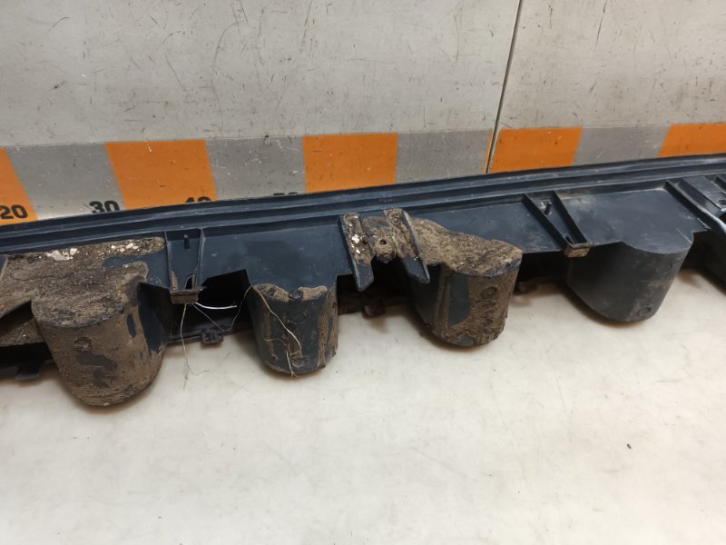 Усилитель заднего бампера