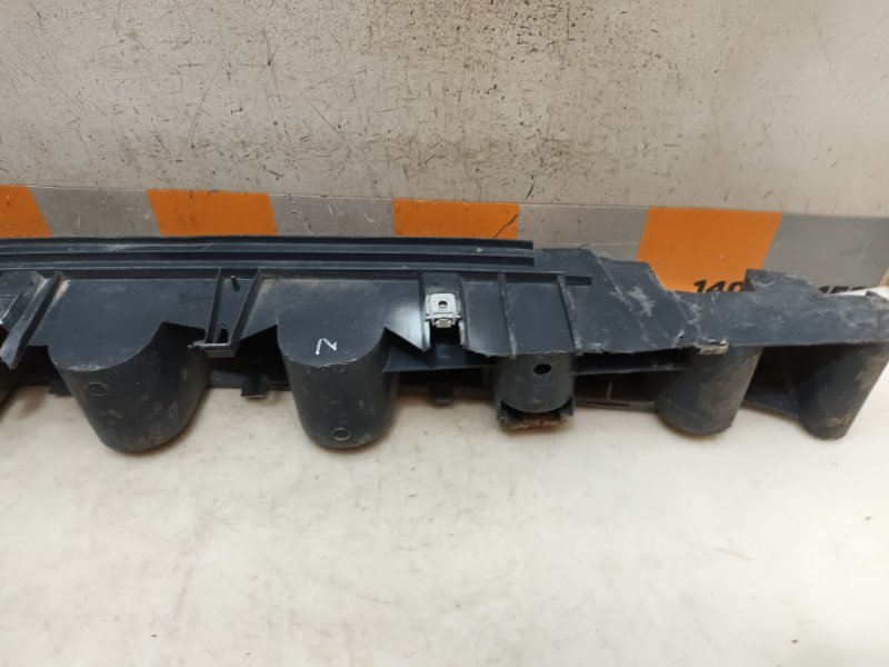 Усилитель заднего бампера