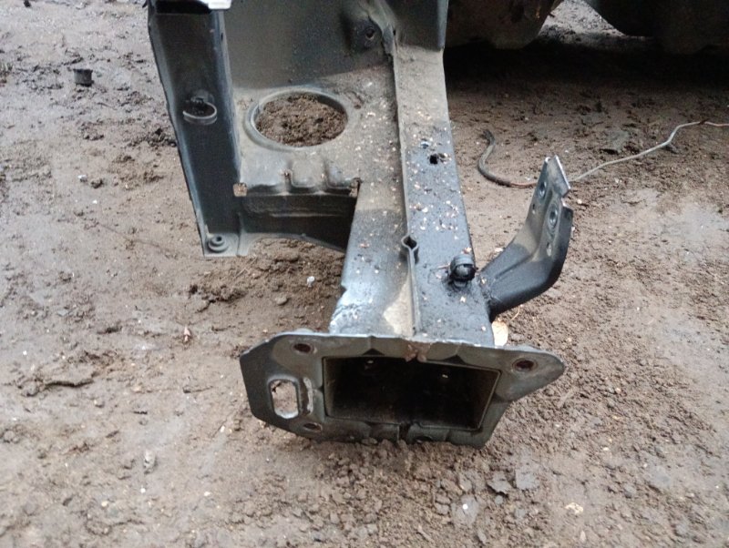 Лонжерон передний правый