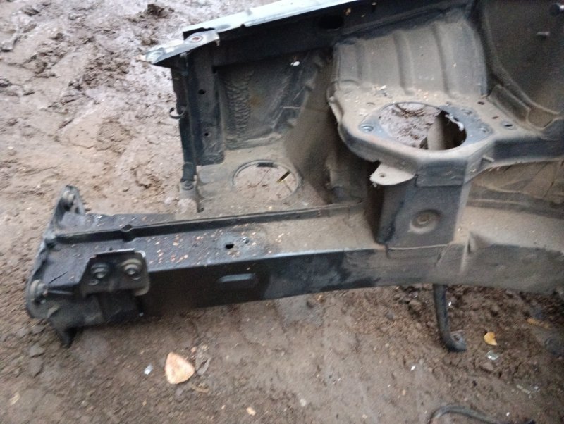 Лонжерон передний правый