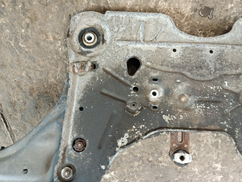 Балка подмоторная