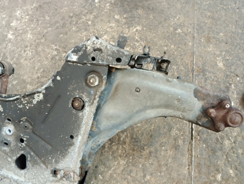 Балка подмоторная