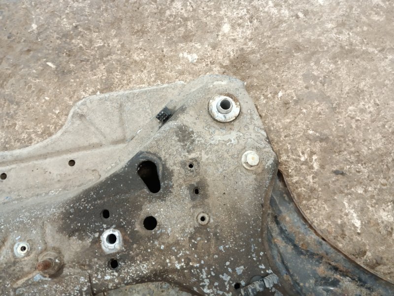 Балка подмоторная