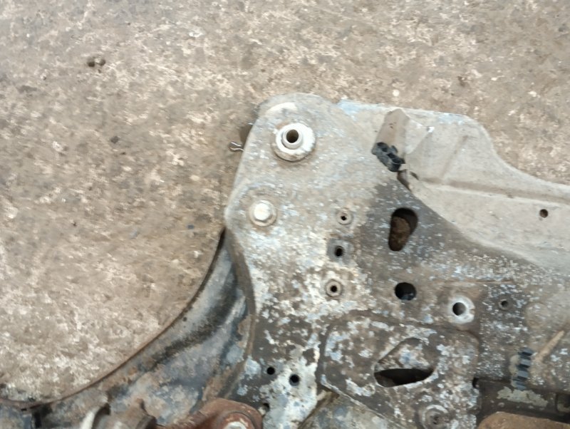 Балка подмоторная