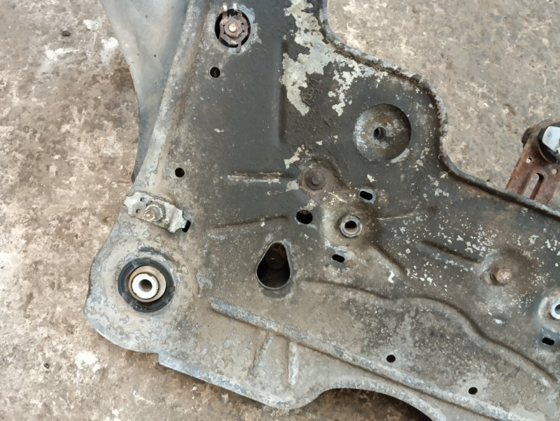 Балка подмоторная