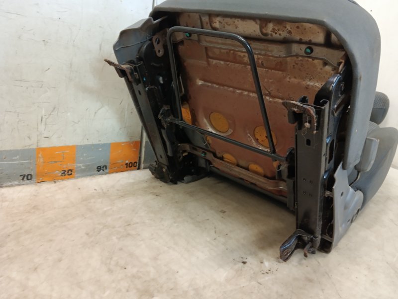 Сиденье переднее правое