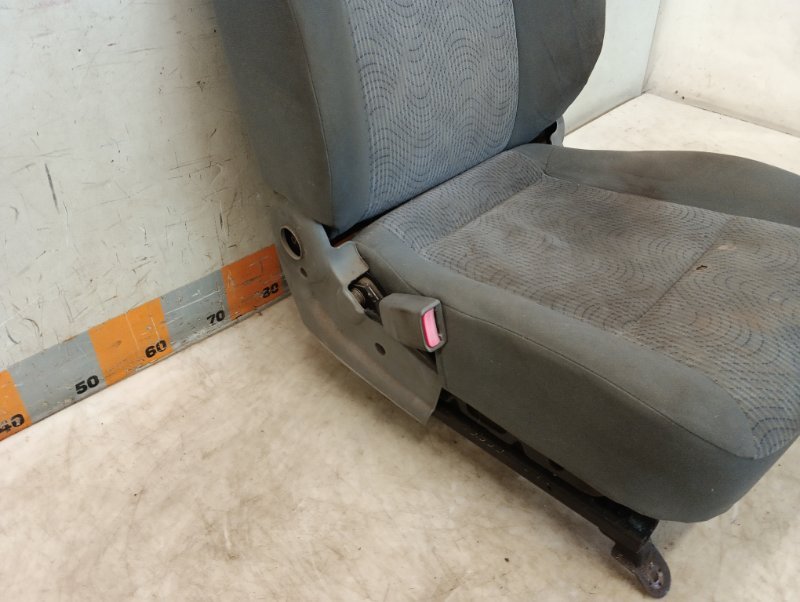 Сиденье переднее левое