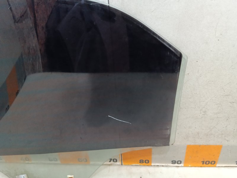 Стекло двери задней правой